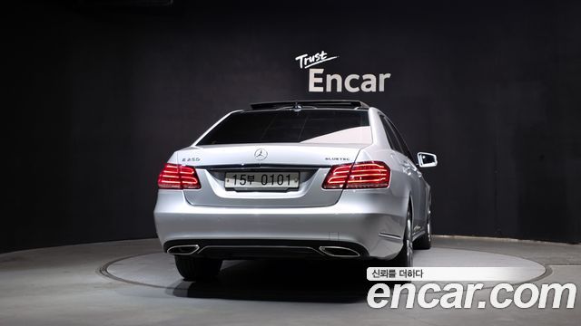 Mercedes-Benz E-Class 2016 — photo 4