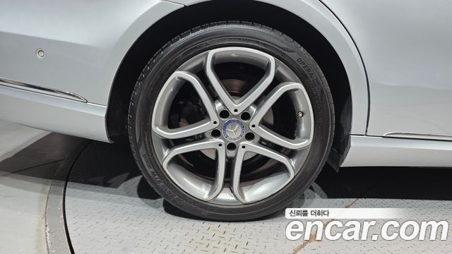 Mercedes-Benz E-Class 2016 — photo 5