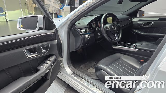 Mercedes-Benz E-Class 2016 — photo 10