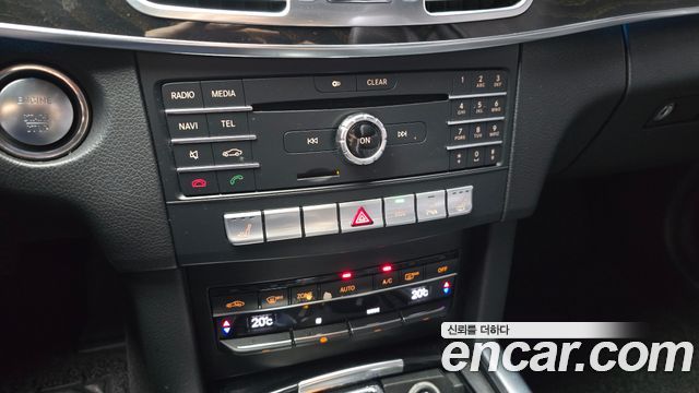 Mercedes-Benz E-Class 2016 — photo 16