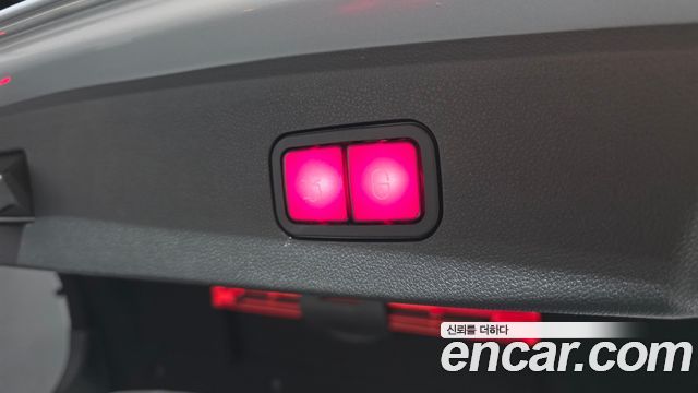 Mercedes-Benz E-Class 2016 — photo 19