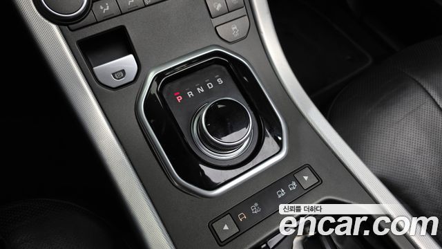 Land Rover Range Rover Evoque 2018 — photo 12