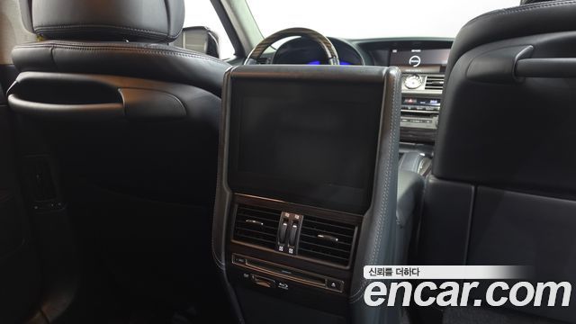 Lexus LS 2016 — photo 17