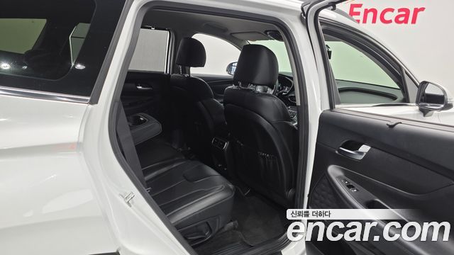 Hyundai Santafe 2022 — photo 18