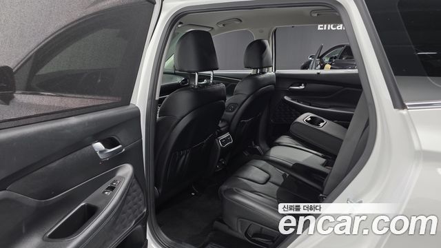 Hyundai Santafe 2022 — photo 16