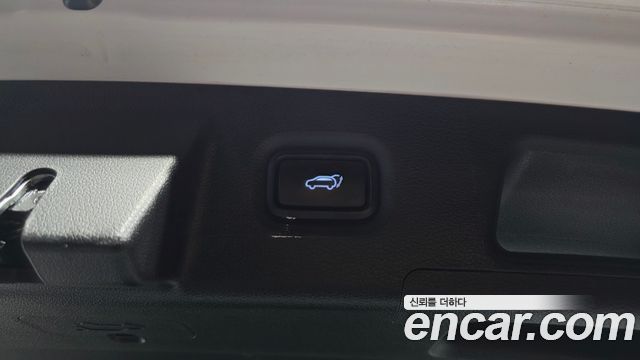 Hyundai Santafe 2022 — photo 32