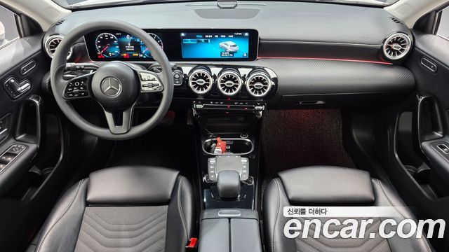 Mercedes-Benz A-Class 2020 — photo 10