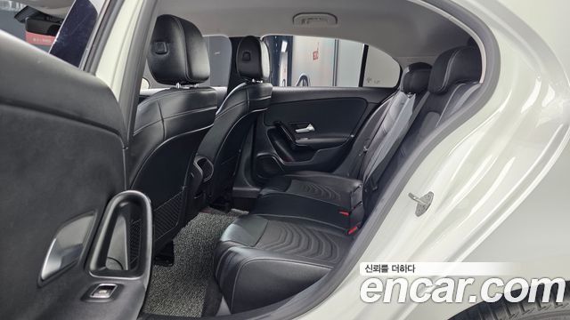 Mercedes-Benz A-Class 2020 — photo 17