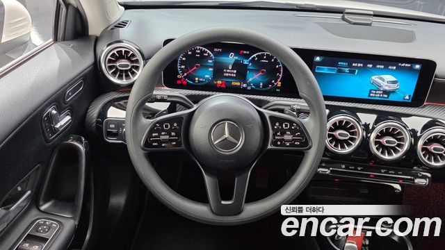 Mercedes-Benz A-Class 2020 — photo 19