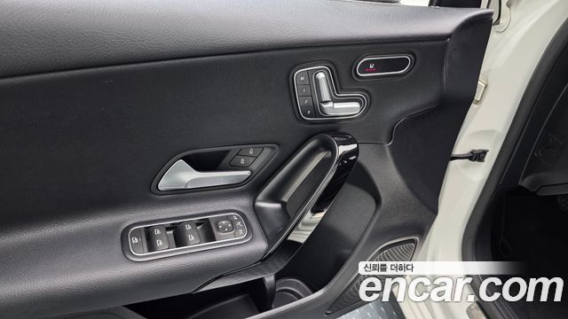 Mercedes-Benz A-Class 2020 — photo 27