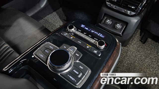 Genesis EQ900 2016 — photo 19