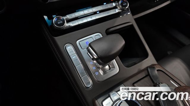 Genesis G90 2019 — photo 12