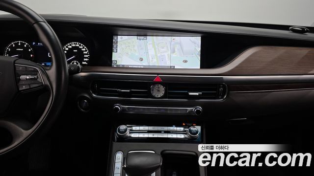 Genesis G90 2019 — photo 20