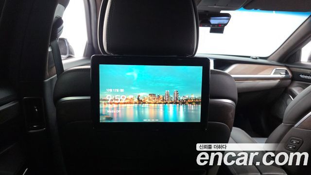 Genesis G90 2019 — photo 24