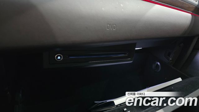 Genesis G90 2019 — photo 33