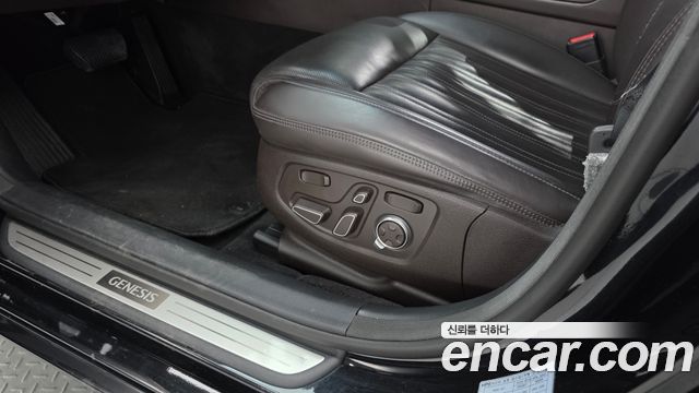 Genesis G90 2019 — photo 36