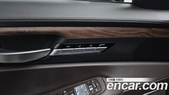 Genesis G90 2019 — photo 38