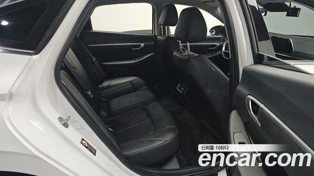 Hyundai Sonata 2023 — photo 16