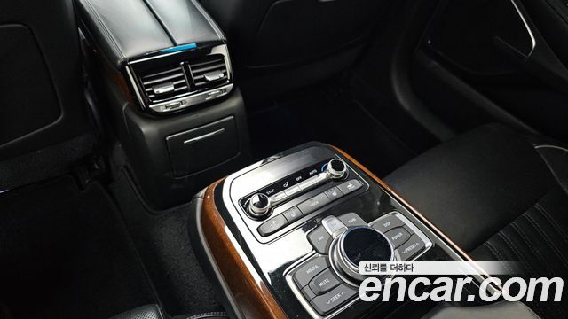 Genesis EQ900 2017 — photo 17