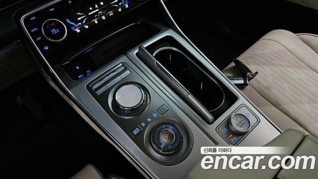 Genesis GV80 2023 — photo 9