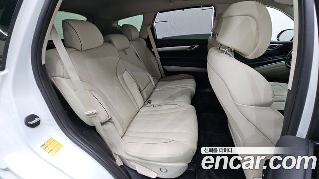 Genesis GV80 2023 — photo 11