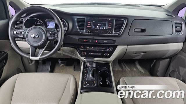 Kia Canival 2017 — photo 10