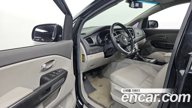 Kia Canival 2017 — photo 13