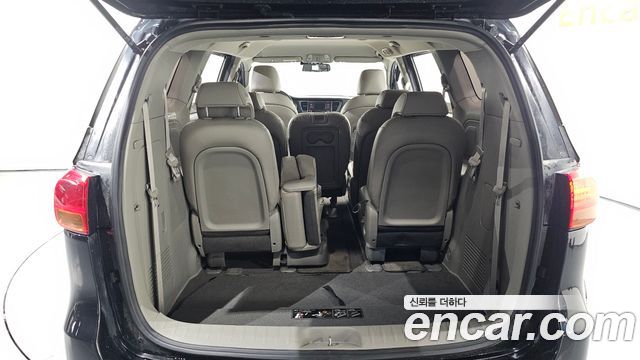 Kia Canival 2017 — photo 21