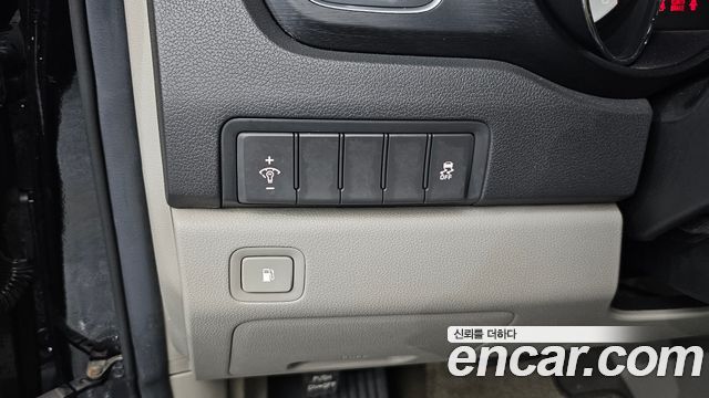 Kia Canival 2017 — photo 24