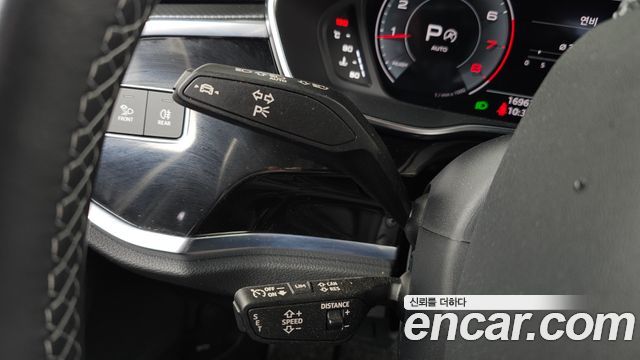 Audi Q3 2024 — photo 33