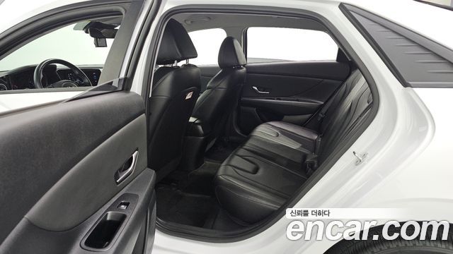 Hyundai AVANTE 2021 — photo 17