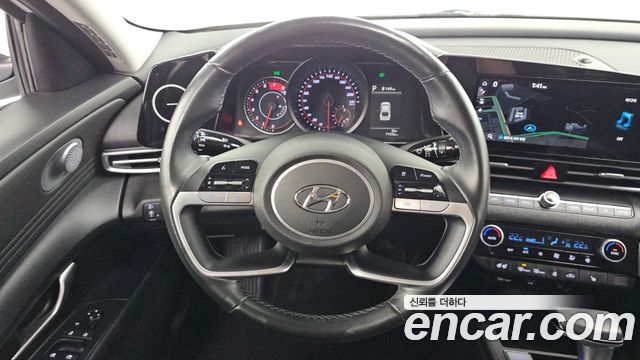 Hyundai AVANTE 2021 — photo 19