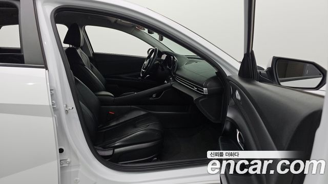 Hyundai AVANTE 2021 — photo 23