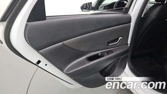 Hyundai AVANTE 2021 — photo 15