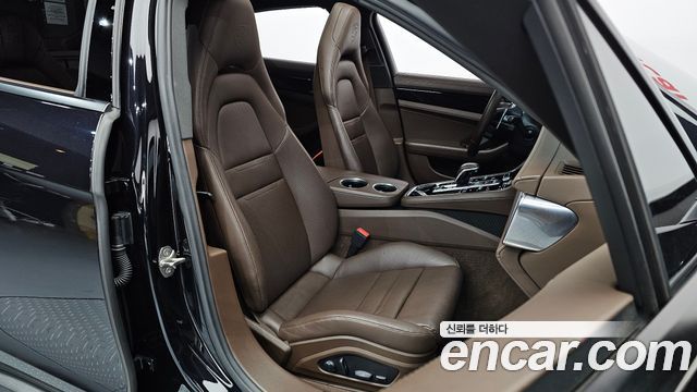 Porsche Panamera 2022 — photo 13