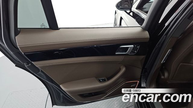 Porsche Panamera 2022 — photo 15