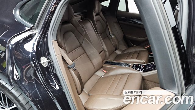 Porsche Panamera 2022 — photo 16