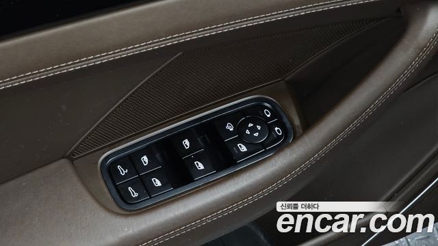 Porsche Panamera 2022 — photo 35