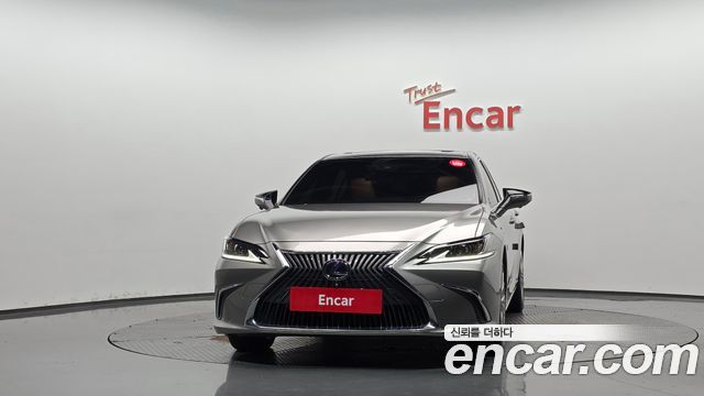 Lexus ES 2021 — photo 3