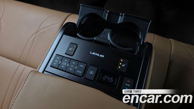 Lexus ES 2021 — photo 24