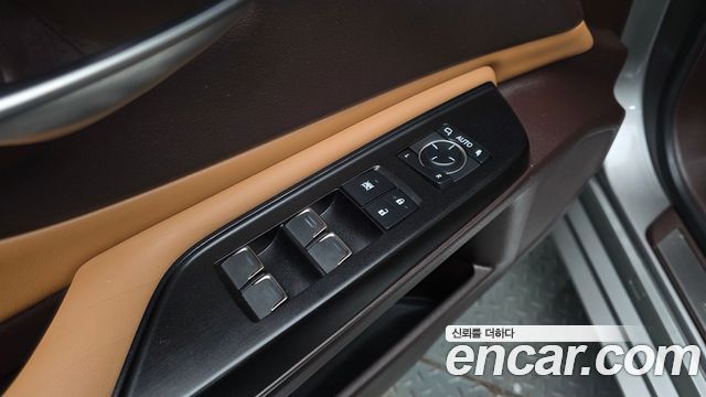 Lexus ES 2021 — photo 27