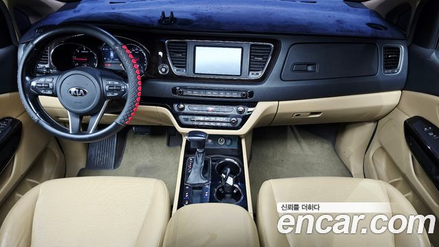 Kia Canival 2019 — photo 10