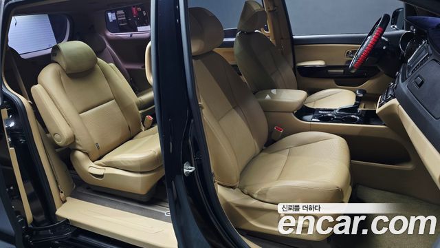 Kia Canival 2019 — photo 18