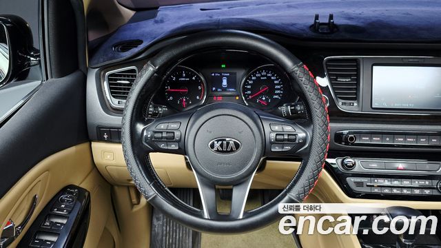 Kia Canival 2019 — photo 21