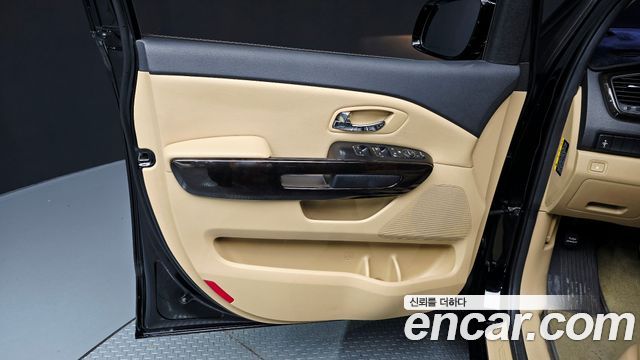 Kia Canival 2019 — photo 14