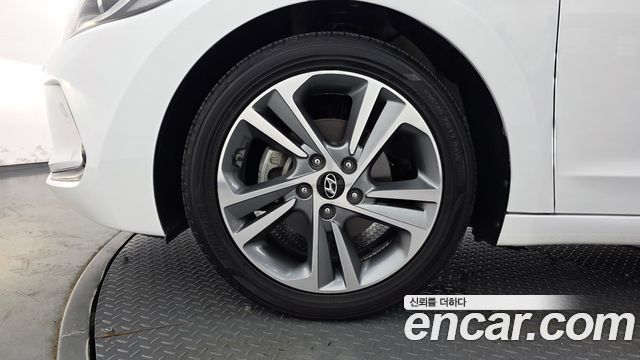 Hyundai AVANTE 2016 — photo 5