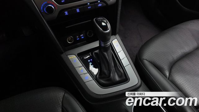 Hyundai AVANTE 2016 — photo 9