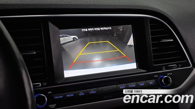 Hyundai AVANTE 2016 — photo 14