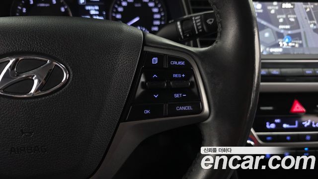Hyundai AVANTE 2016 — photo 17