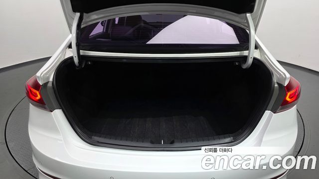 Hyundai AVANTE 2016 — photo 20